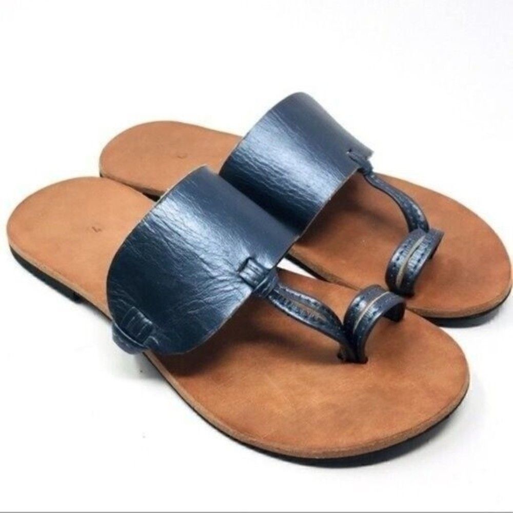 Antonio Gradilla womans leather sandals gray US7 BoxA 
minimalist